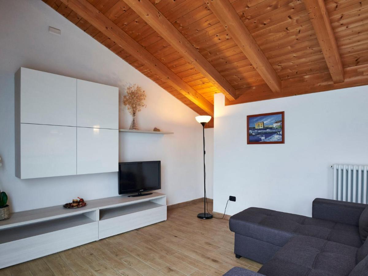 Holiday Home Villa Giulia By Interhome デルヴィオ エクステリア 写真